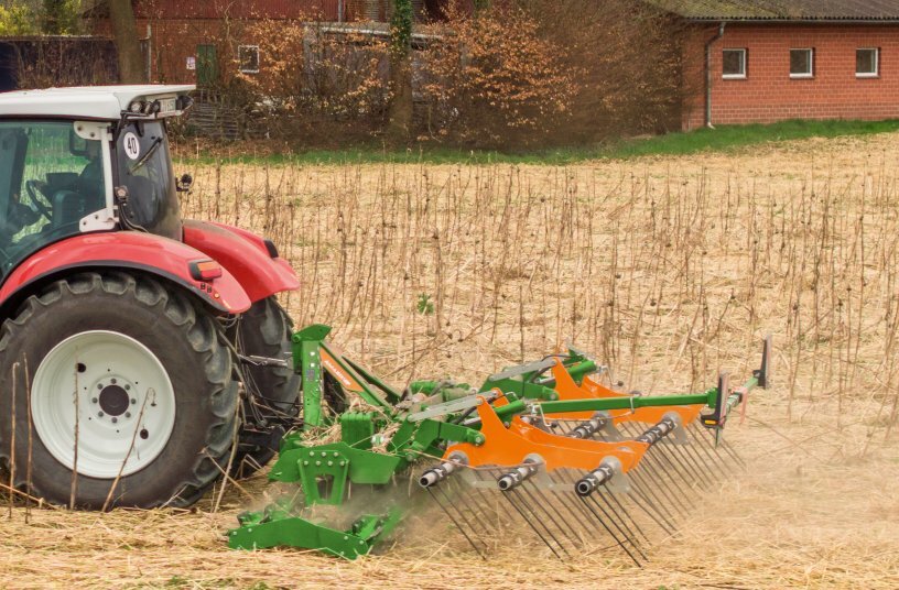 Ultra-shallow soil tillage with the TopCut 6000-2 mounted cutting roller combination for optimum shredding.<br>IMAGE SOURCE: AMAZONEN-WERKE H. DREYER SE & Co. KG