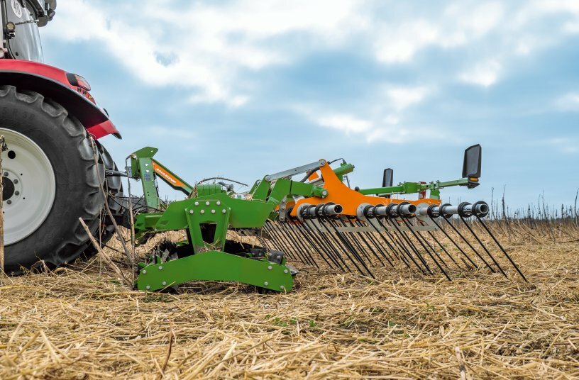 Amongst other things, the three-row harrow makes light work of straw distribution after the combine<br>IMAGE SOURCE: AMAZONEN-WERKE H. DREYER SE & Co. KG