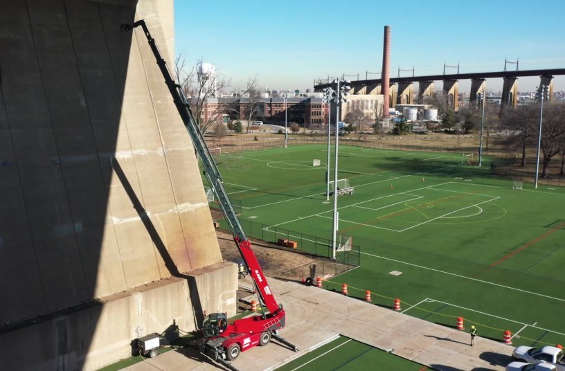 Magni chosen for Triborough bridge maintenance in New York<br>IMAGE SOURCE: Magni Telescopic Handlers