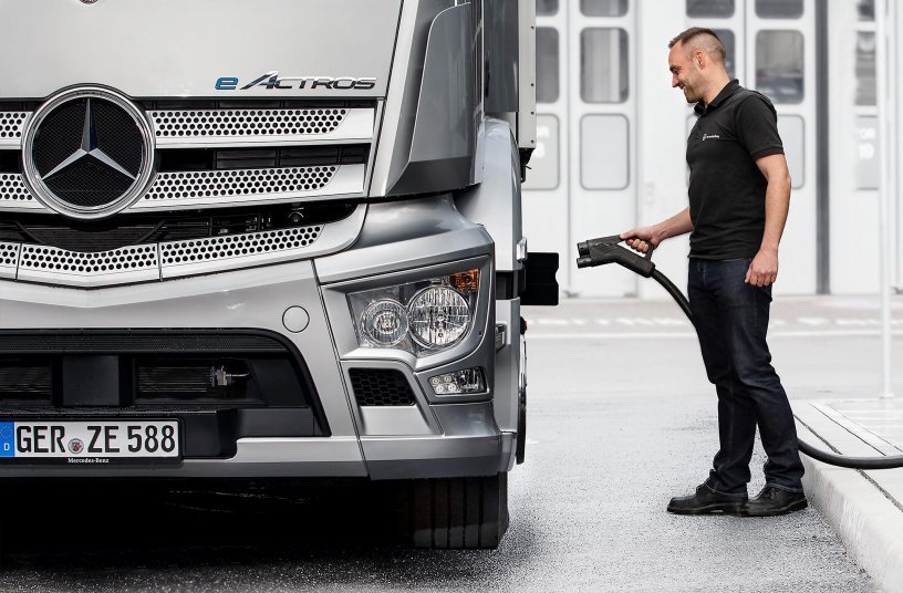 Am Mercedes-Benz Trucks Standort in Wörth am Rhein entsteht ein Demo-Ladepark für Elektro-Lkw Kunden. <br>BUILDQUELLE: Daimler Truck AG