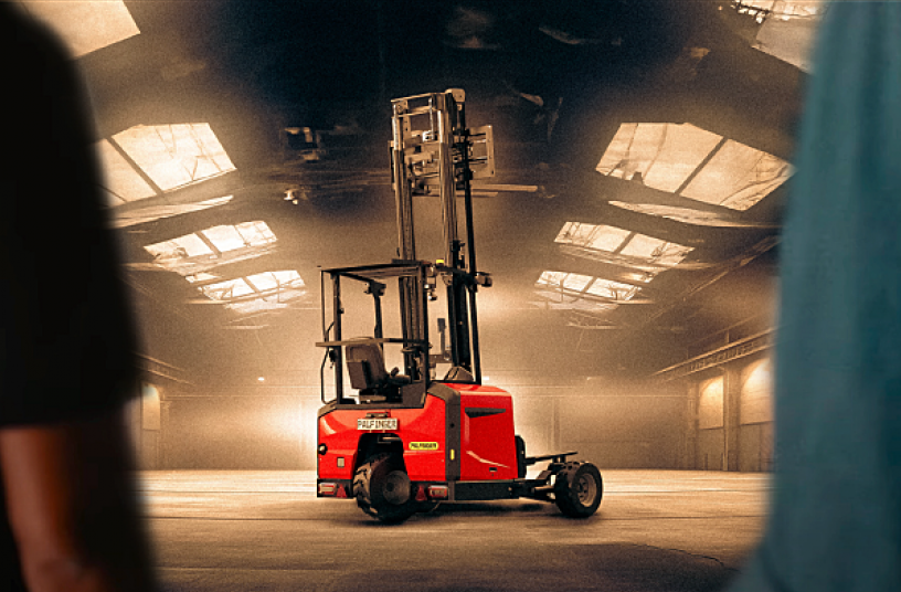 Weltpremiere für PALFINGERs neuen Mitnahmestapler mit Mittelsitz auf der bauma 2025<br>BILDQUELLE: PALFINGER