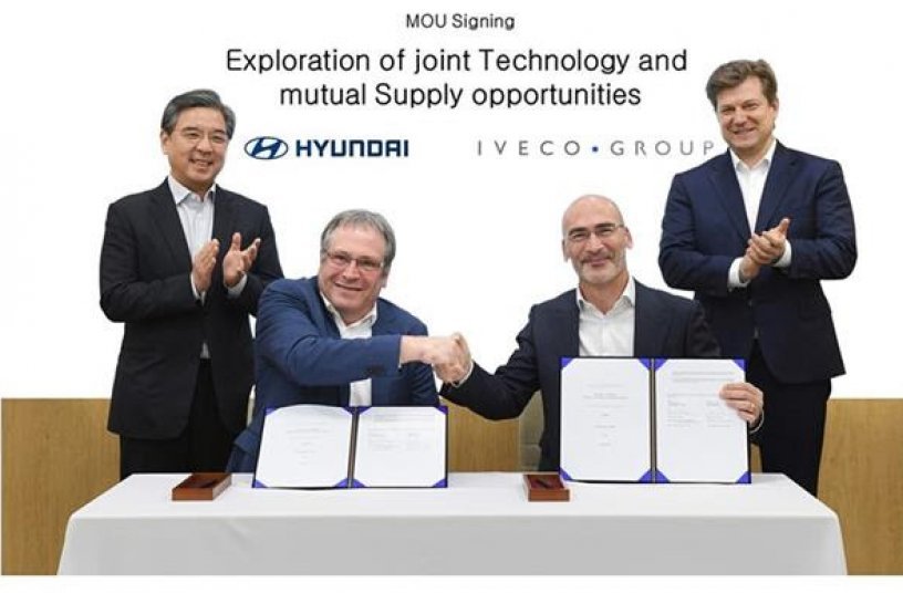 Iveco Group Hyundai Motor Company MoU signing <br> Image source: Iveco Group Corporate Communications