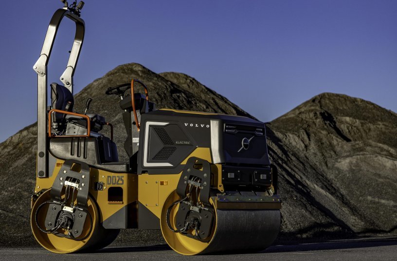 The DD25 Electric is the first Volvo CE produced electric machine designed specifically for the asphalt industry.<br>IMAGE SOURCE: Volvo Construction Equipment