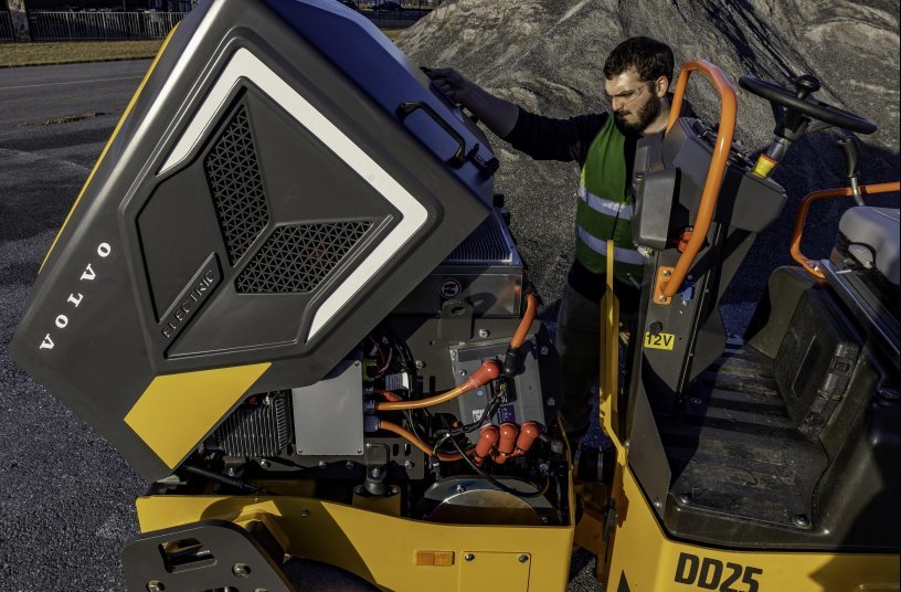 Its zero-emission operation makes the DD25 Electric ideal for sensitive or urban environments<br>IMAGE SOURCE: Volvo Construction Equipment