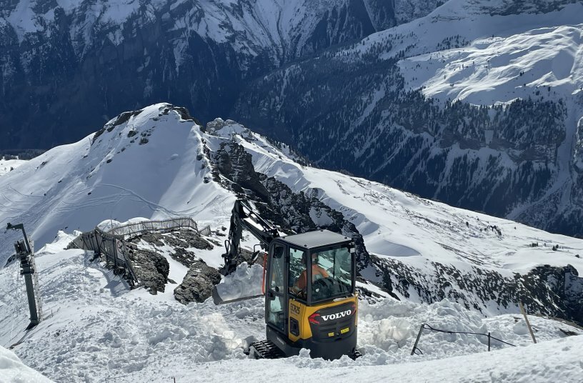 Volvo ECR25 Electric reaches new heights on iconic Schilthorn summit<br>BILDQUELLE: Volvo Construction Equipment