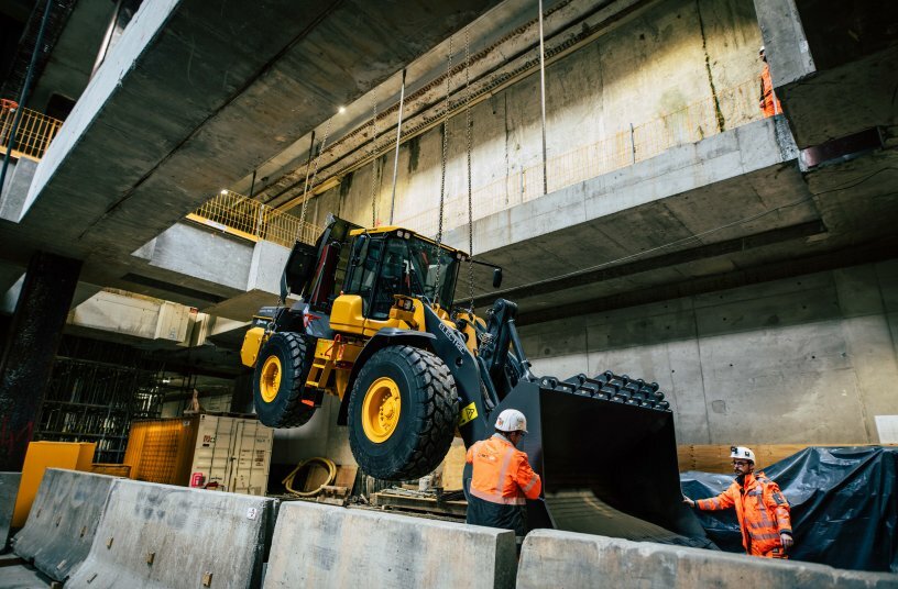 Der Radlader L120 Electric wird auf 26 Meter Tiefe sicher empfangen. <br>BILDQUELLE: Volvo Construction Equipment