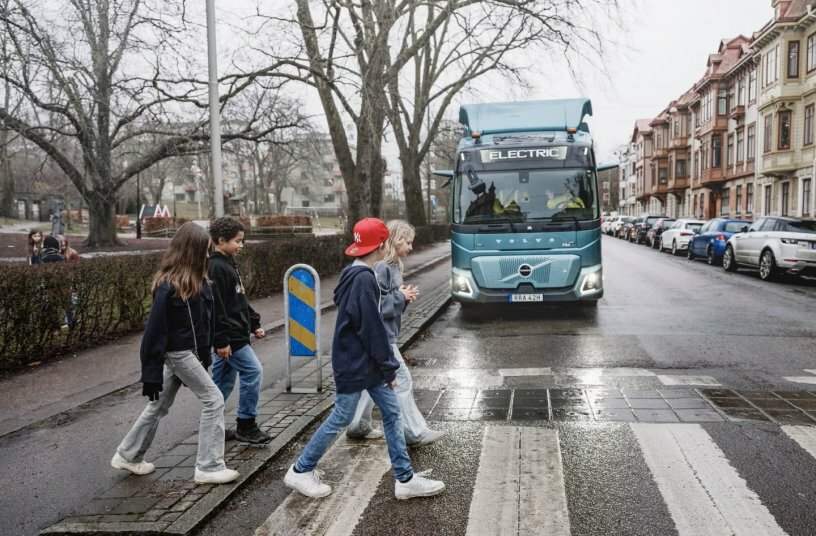 Volvo Trucks launches a new service which enables the activation of automatic speed limitation in predefined geographical areas.<br>IMAGE SOURCE: Volvo Trucks