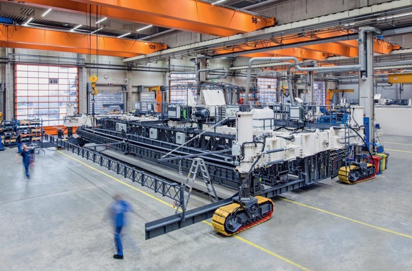 Wirtgen SP 1600 slipform paver sets world records during concrete ...