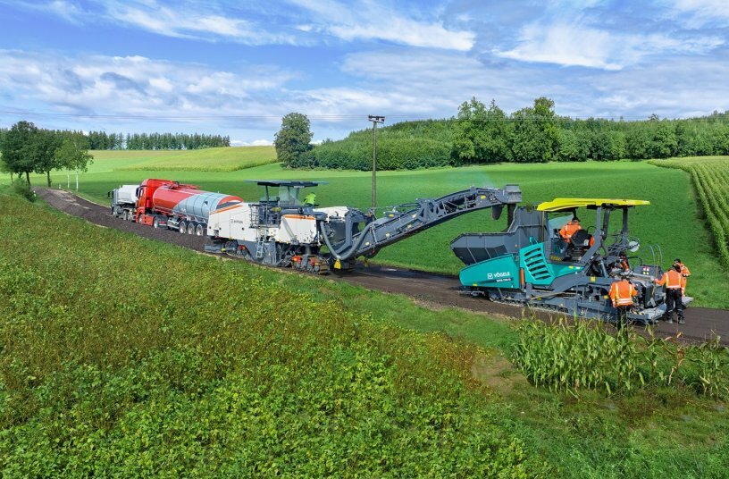   The W 240 CRi at the heart of the cold recycling train is also one of the world’s most powerful and efficient cold recyclers.<br>IMAGE SOURCE: WIRTGEN GROUP