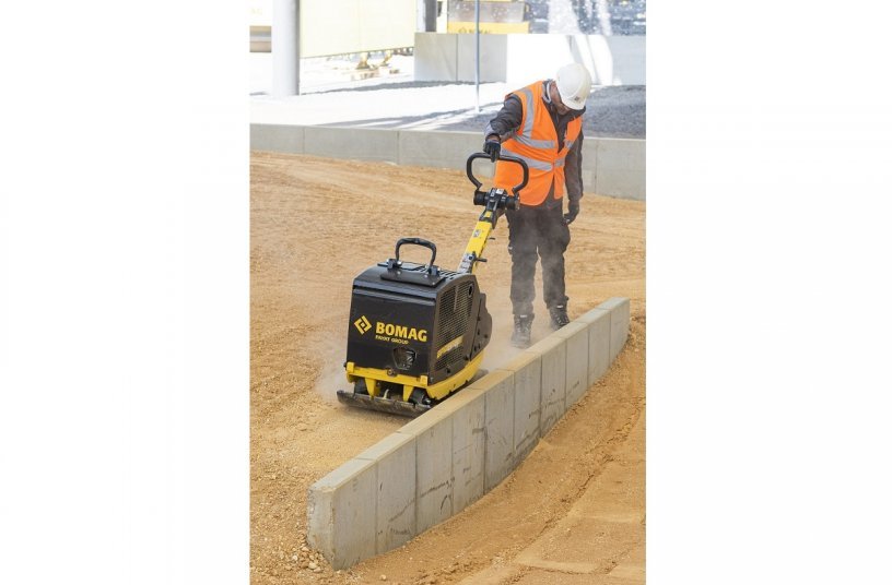 BPR 45/45: reversible vibratory plate<br>IMAGE SOURCE: BOMAG