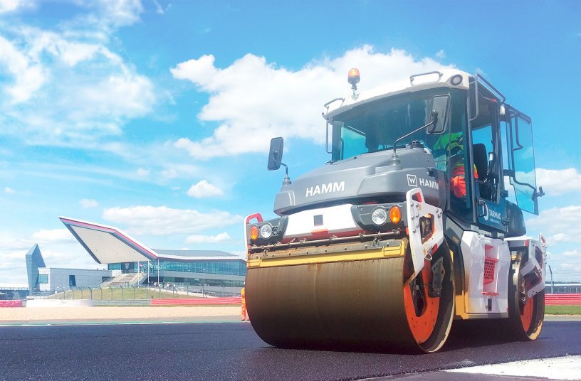 A further high-tech system assisted the users of the Hamm rollers during compaction: WITOS HCQ. Developed by Hamm, the system provides comprehensive, real-time measurement and documentation of the results of asphalt compaction. <br> Image source: WIRTGEN GROUP