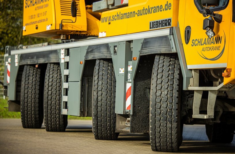 „Wir schätzen die hohe Laufleistung und die hohe Widerstandsfähigkeit der Bridgestone Reifen“, so Torsten Schlamann.<br>IMAGE SOURCE: ©Maciej Michalczyk