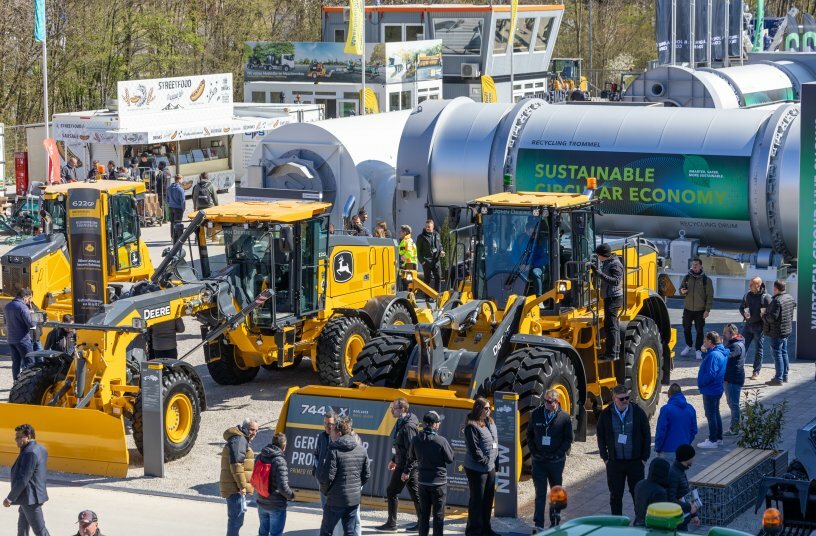 John Deere rounded off the machine exhibition with a cross-section of its products for the construction industry, including Compact Track Loaders, Motor Graders, Wheel Loaders and Crawler Dozers.<br>IMAGE SOURCE: WIRTGEN GROUP