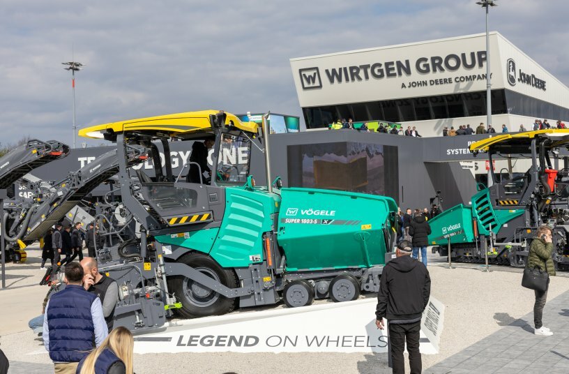 World premieres: Vögele has expanded its Dash 5 generation in all performance classes, for example, with the first SUPER 1803-5 X-Tier wheeled paver or the MT 3000-5 mobile feeder.<br>IMAGE SOURCE: WIRTGEN GROUP