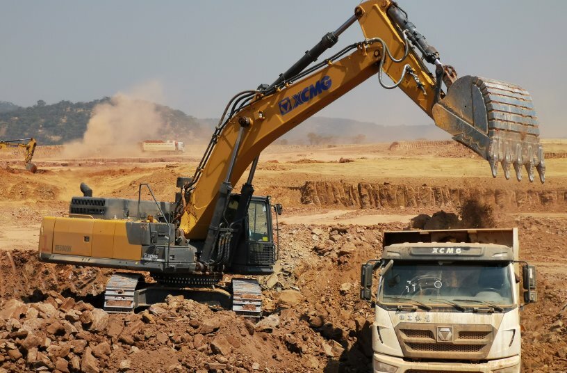 XCMG's XE500DK Excavators Are Put into Use in the Democratic Republic of the Congo<br>IMAGE SOURCE: XCMG