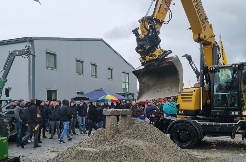 Zahlreiche Besucher interessierten sich auch für das neue Baumaschinen-Programm bei VÖLTL<br>BILDQUELLE: Hydrema Baumaschinen GmbH