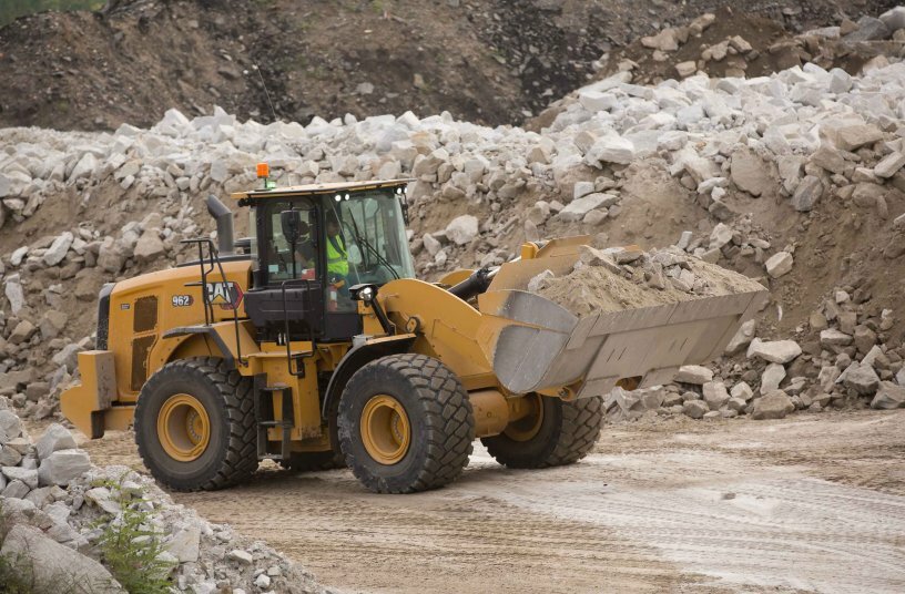 Thanks to easy-to-use technologies such as Cat Payload with Assist, the new Autodig and Auto Set Tires, productivity on the Cat 950 and 962 has increased by up to ten percent compared to previous models. by up to ten per cent compared to previous models.<br>IMAGE SOURCE: Caterpillar