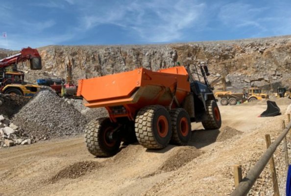 Humps demonstrating continuous 6-wheel ground contact of Doosan