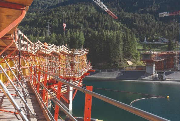 Ponte Valnit forms part of the redesign of the Airolo motorway junction as part of the second Gotthard road tunnel project.