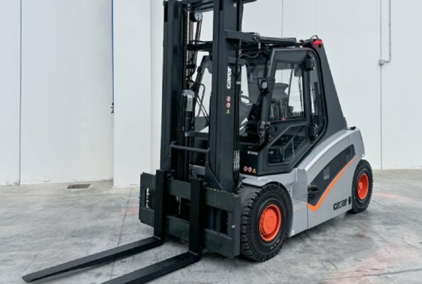 The Carer B Series: heavy-duty handling, electric drive. Indoor and outdoor