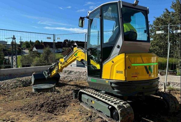 New at Bauma 2025: Mini-excavator EZ26e.