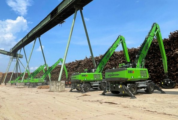 Indonesian paper mill with 9 material handling machines