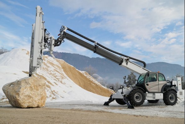 The MDS 5034 mobile diamond wire saw is equipped with igus plain bearings and energy chains.