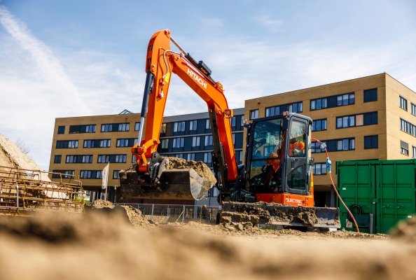 Hitachi ZX55U-6EB 