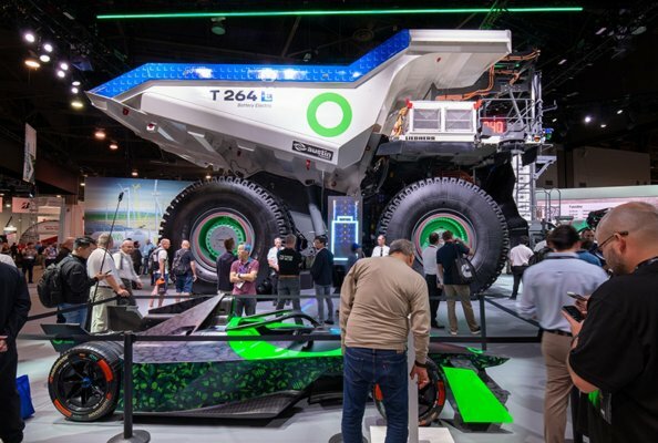 The very first autonomous battery-electric T 264 haul truck was unveiled at an impressive event hosted by Liebherr and Fortescue on the Liebherr booth.