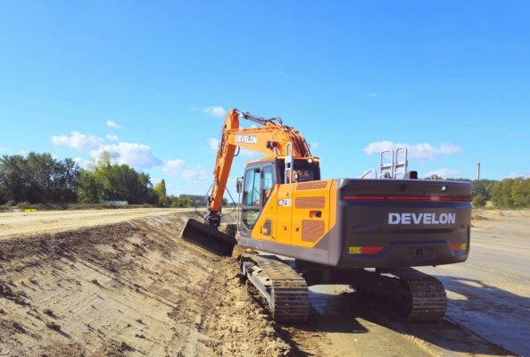 Develon DX230LC-9