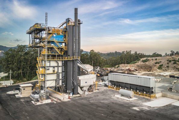 The RPP 4000 HG enables the cost-efficient and sustainable production of conventional asphalt, maintaining its usual quality, without any restrictions, and with a high proportion of RAP material.