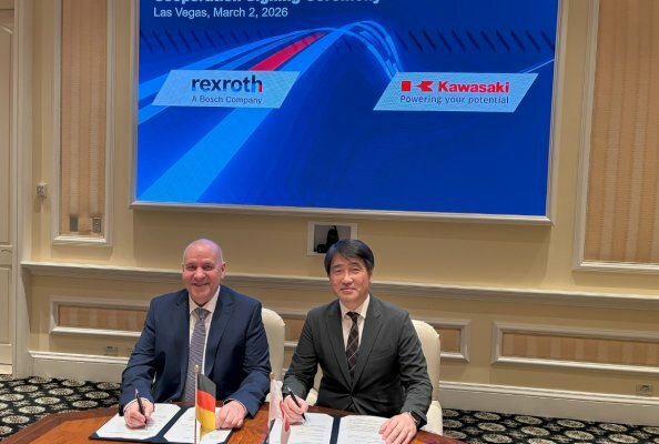 At the signing of the Memorandum of Understanding in Las Vegas, Nevada, USA on March 2, 2026: Steffen Haack, Member of the Executive Board of Bosch Rexroth, and Yoshimoto Matsuda, President of Precision Machinery & Robot Company, Kawasaki Heavy Industries.
