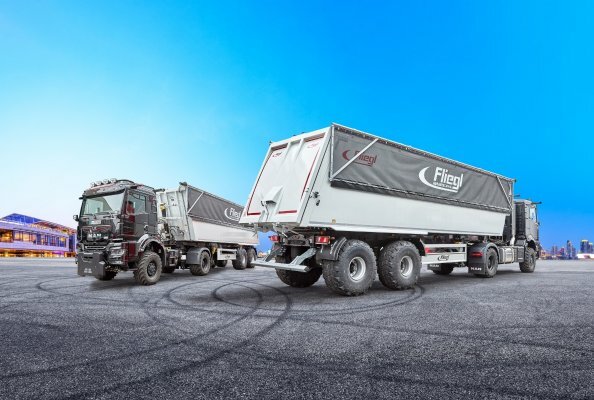 Efficient and versatile: Fliegl tipper semi-trailers in combined transport