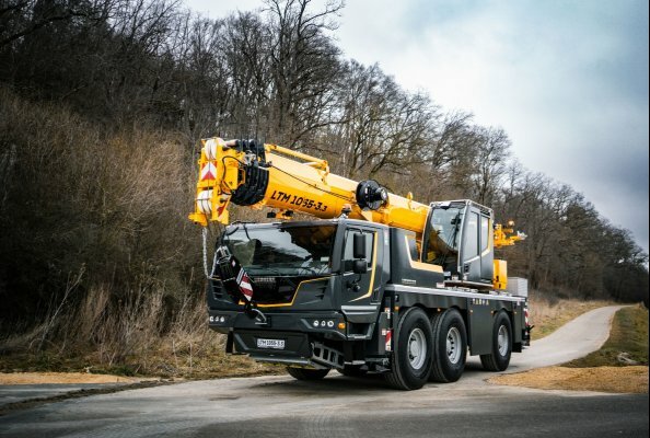 The LTM 1055-3.3 excels at combining high mobility and performance.