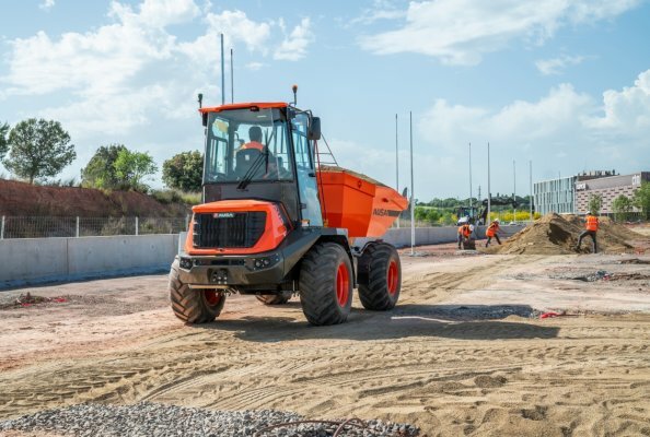 AUSA Launches New 9-Tonne Reversible Dumper Featuring AI-Assisted Safety System