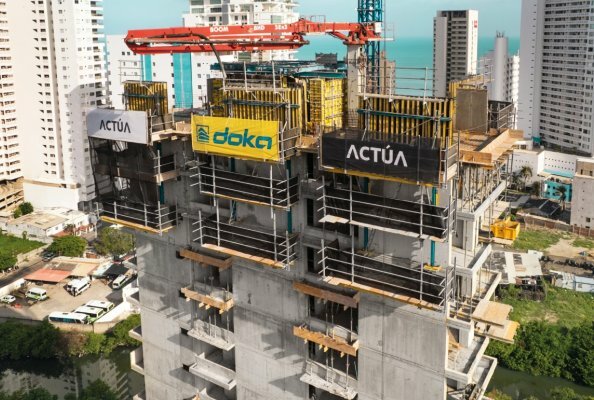 Smart Climbing Solutions Enable Efficient High-Rise Construction