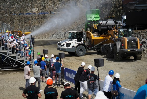 Spectacular views everywhere: Visitors love watching the popular general demo shows from the comfort of the grandstands.