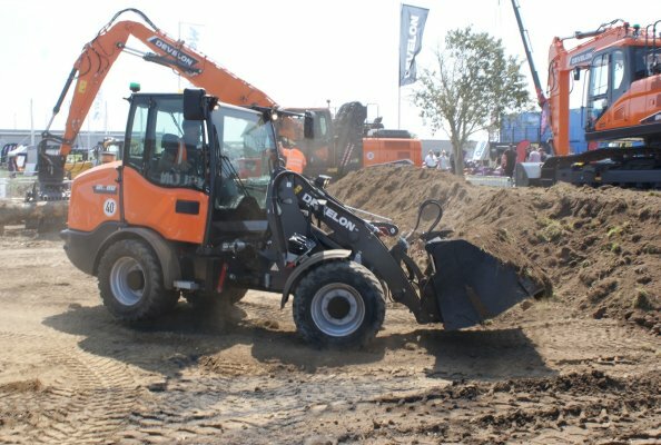 Develon DL80-7 on Plantworx 2023