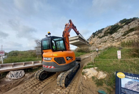 Develon DX62R Mini-Excavator Prepares Coastal Resort for Summer Season