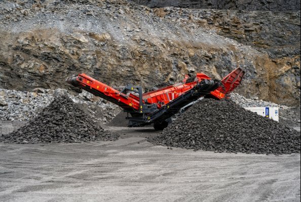 The Future Is Electric with the New Finlay 883+ Electric Scalper
