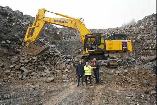Rudolf Hilgenroth GmbH & Co. KG is delighted with the next generation of the Komatsu PC700LC: State-of-the-art technology for demanding applications
