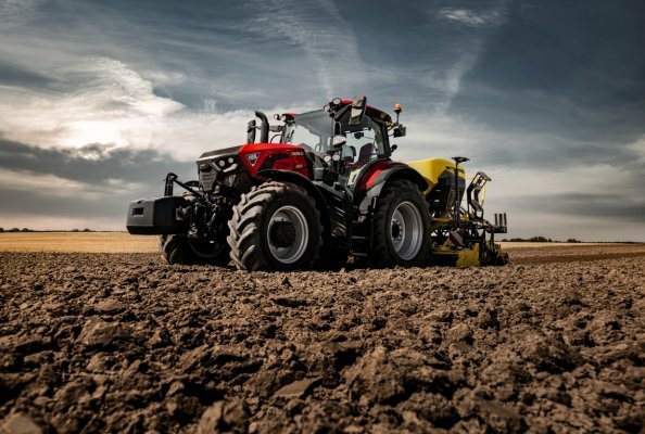 All-New Case IH Puma Series Tractor: Improved Maneuverability and Elevated Operator Experience