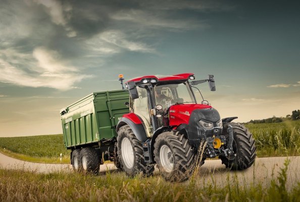 Case IH Vestrum 130 CVXDrive on road
