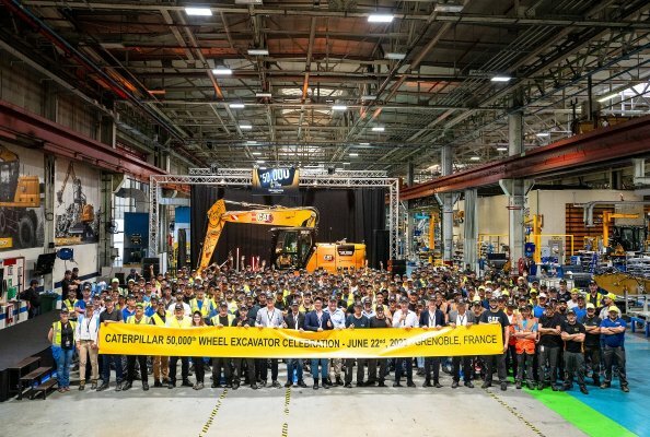 Caterpillar celebrates production of the 50,000th Cat® Wheel Loader