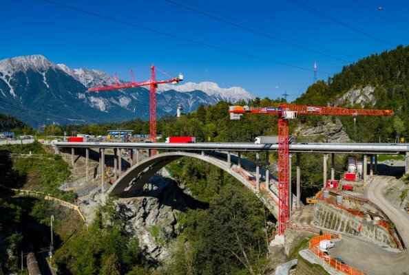 Between the summer of 2025 and late 2028, the Sill Gorge will become WOLFF’s Gorge. Mounted directly into the slope of the gorge, the cranes are perfectly positioned to support every phase of construction.