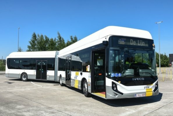 De Lijn confirms order of 100 articulated electric buses from IVECO BUS