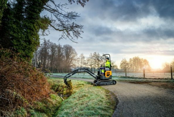 Hyundai adds HX10A Z micro excavator to compact line