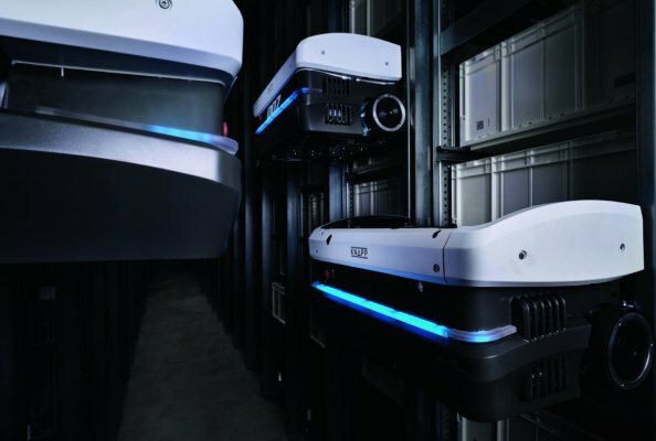 Siemens relies on the AeroBot robotic warehouse by KNAPP to expand their storage capacities at their Karlsruhe location.