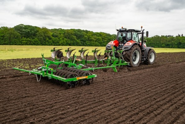 The Teres 300 Onland delivers a high quality of work at speeds from 8 to 10 km/h as a result of its modern variable-width plough body concept