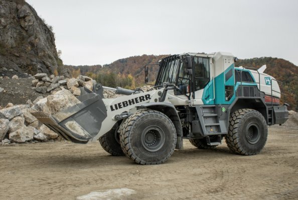 The hydrogen wheel loader operates in the Gratkorn quarry without any emissions.